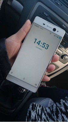 Утечка: «живые» фото безрамочного Sony Xperia C6