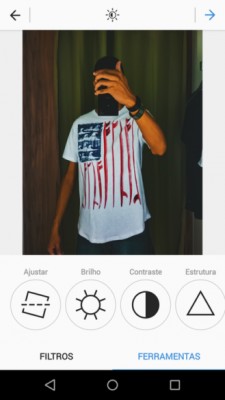 Instagram* внедряет новый черно-белый интерфейс