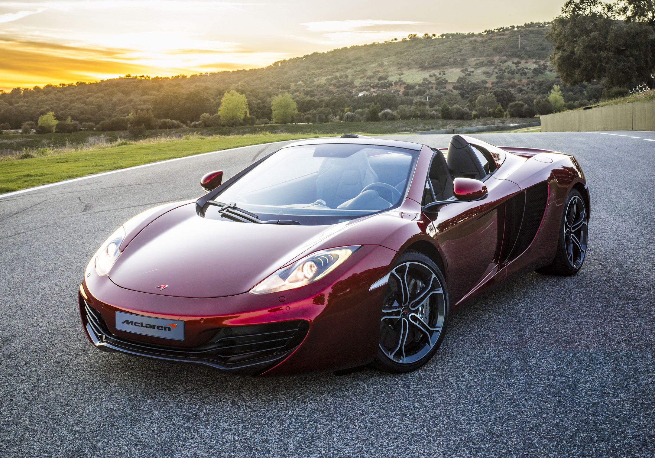 Официально представлен McLaren MP4-12C Spider