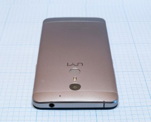Обзор смартфона UMi Super
