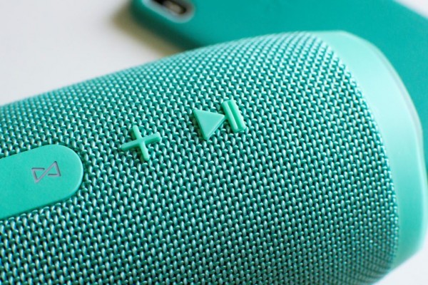 Обзор колонки JBL Charge 3