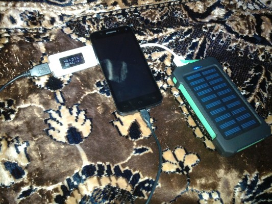 Обзор noname повербанка на 10000mAh с солнечной батареей