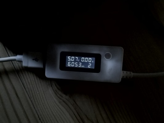Обзор noname повербанка на 10000mAh с солнечной батареей