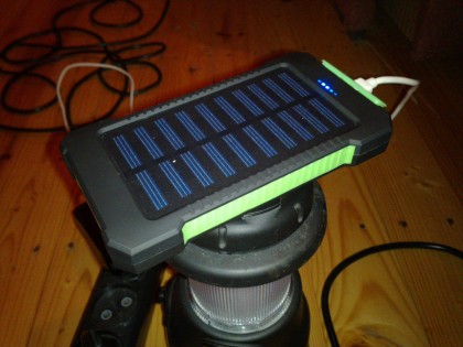 Обзор noname повербанка на 10000mAh с солнечной батареей