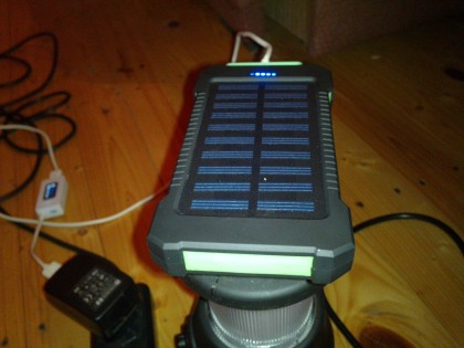 Обзор noname повербанка на 10000mAh с солнечной батареей
