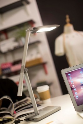 Настольные светильники Philips Lighting для продуктивной работы и увлекательной учебы