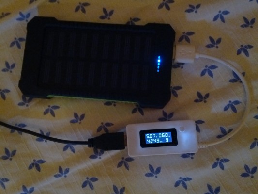 Обзор noname повербанка на 10000mAh с солнечной батареей