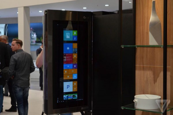 LG представила смарт-холодильник под управлением Windows 10