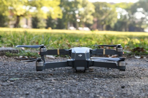 DJI представила компактный дрон Mavic Pro