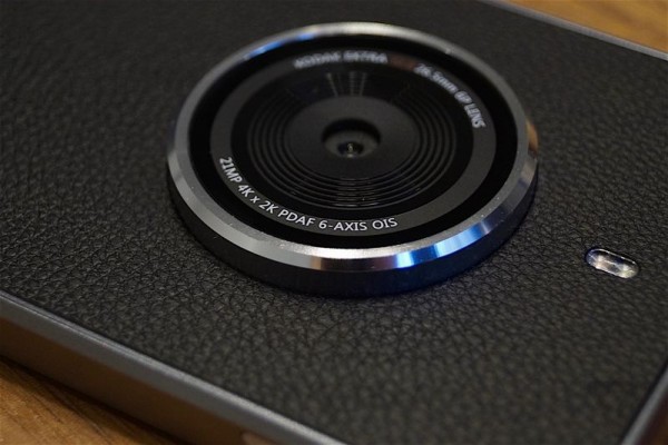 Kodak представила стильный ретро-камерофон Kodak Ektra