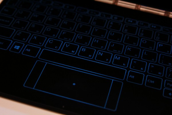 Lenovo представили Lenovo Yoga Book в России