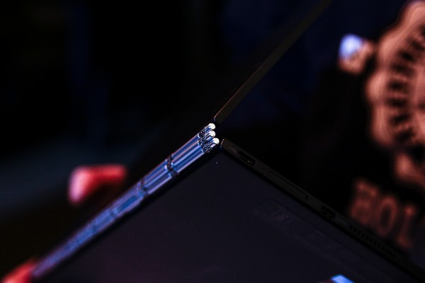 Lenovo представили Lenovo Yoga Book в России