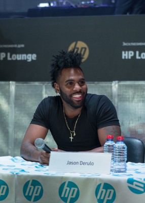 Джейсон Деруло выступил на закрытой вечеринке HP Lounge