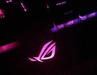 Обзор игровой клавиатуры ASUS ROG Claymore Core — Подсветка ASUS AURA. 3