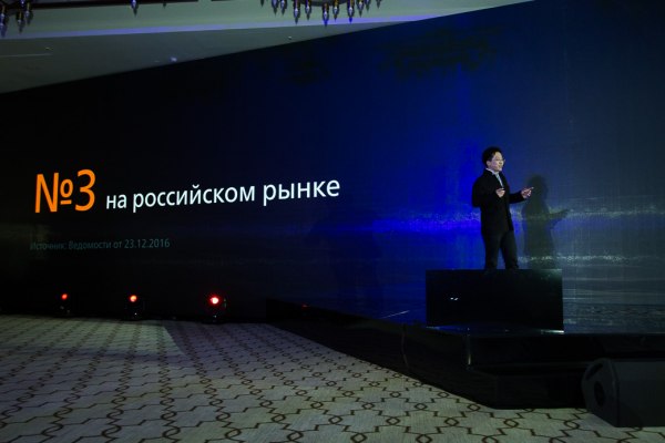 Huawei: Китайский новый год, итоги 20-летия и Honor 8 «Розовая сакура»