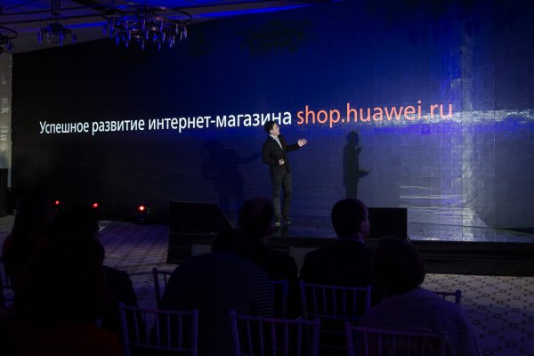 Huawei: Китайский новый год, итоги 20-летия и Honor 8 «Розовая сакура»