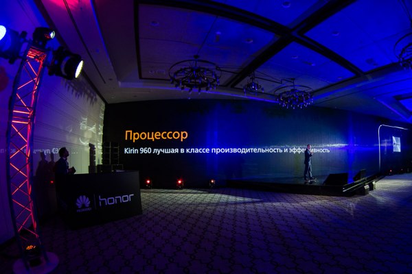 Huawei: Китайский новый год, итоги 20-летия и Honor 8 «Розовая сакура»