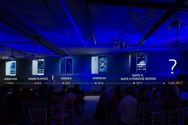 Huawei: Китайский новый год, итоги 20-летия и Honor 8 «Розовая сакура»