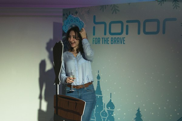 Huawei: Китайский новый год, итоги 20-летия и Honor 8 «Розовая сакура»