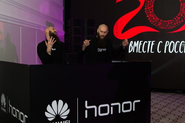 Huawei: Китайский новый год, итоги 20-летия и Honor 8 «Розовая сакура»