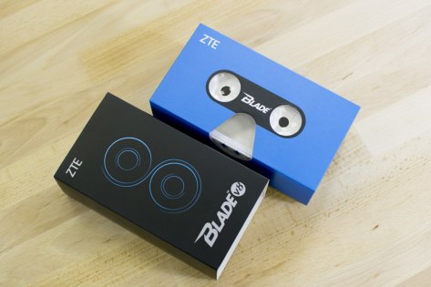 Обзор ZTE Blade V8 — Комплектация. 2