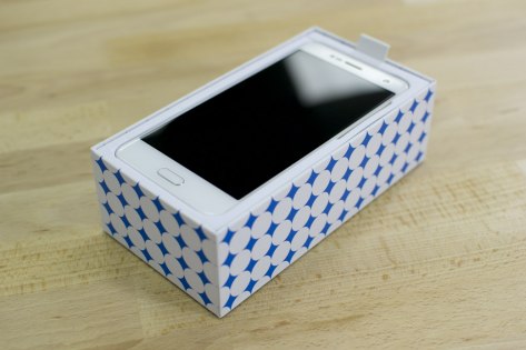Обзор ZTE Blade V8 — Комплектация. 3