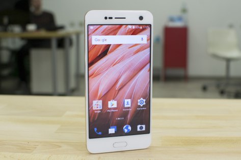 Обзор ZTE Blade V8 — Внешний вид. 3