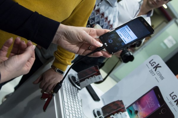 LG представила обновлённые смартфоны К-серии 2017 года