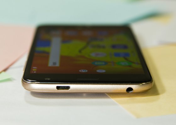 Обзор Prestigio Grace R7 — Внешний вид. 12