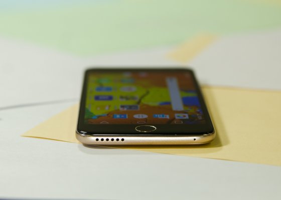 Обзор Prestigio Grace R7 — Внешний вид. 16