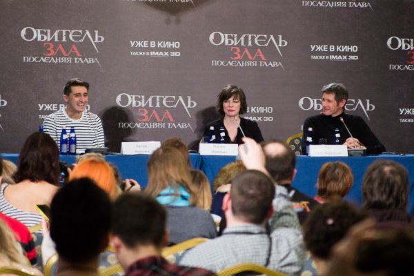 Милла Йовович прибыла в Москву поддержать фанатов Resident Evil