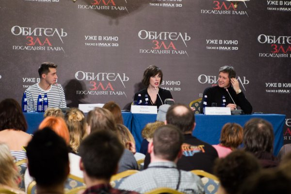 Милла Йовович прибыла в Москву поддержать фанатов Resident Evil