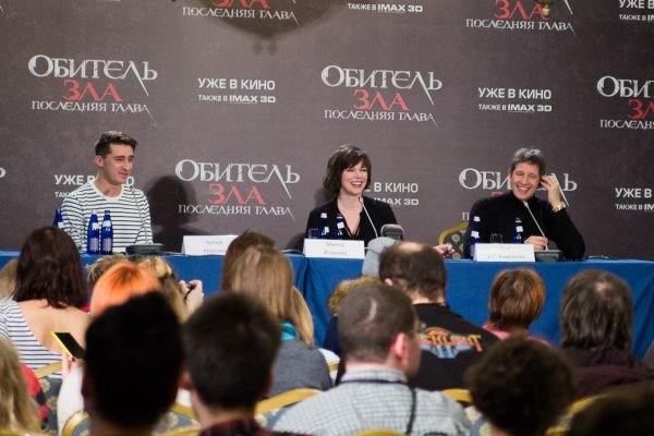 Милла Йовович прибыла в Москву поддержать фанатов Resident Evil