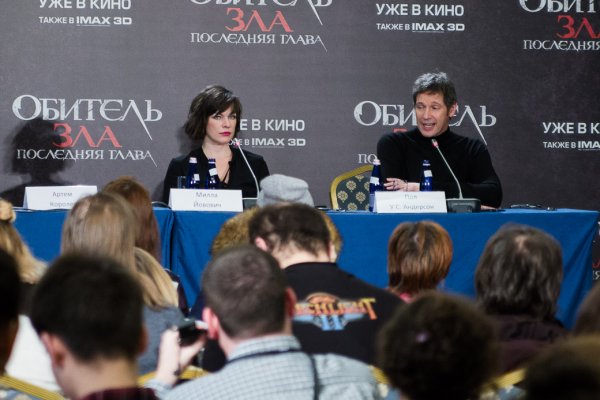 Милла Йовович прибыла в Москву поддержать фанатов Resident Evil