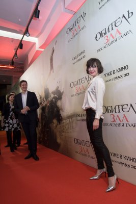 Милла Йовович прибыла в Москву поддержать фанатов Resident Evil