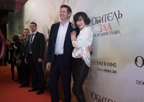 Милла Йовович прибыла в Москву поддержать фанатов Resident Evil
