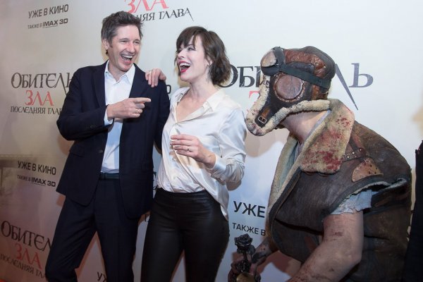 Милла Йовович прибыла в Москву поддержать фанатов Resident Evil