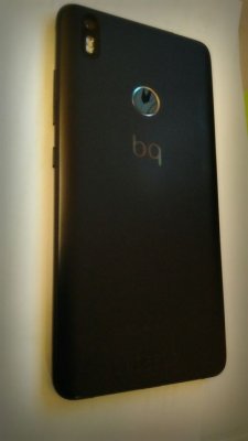 BQ представит флагман из стекла и металла