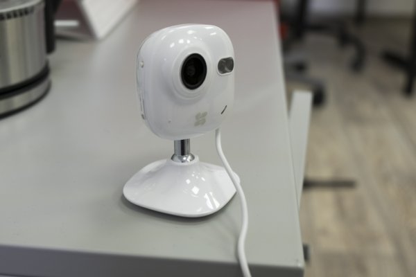 Обзор EZVIZ C2mini — Внешний вид. 1