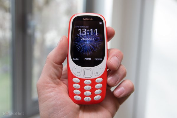Новая Nokia 3310: живые фото и сравнение с оригиналом