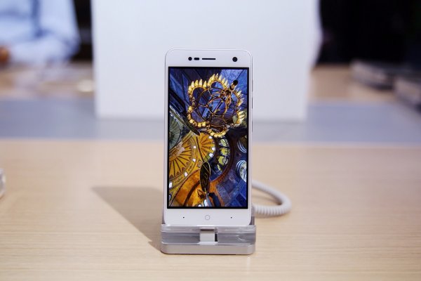 ZTE Blade V8 Mini и V8 Lite — новые бюджетники с двойной камерой