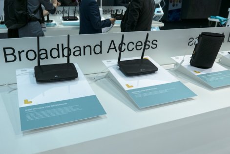 Репортаж с MWC 2017: новинки Archos, Ford, Jolla, TP-Link и Samsung