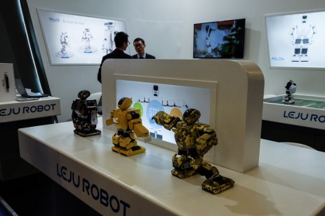 Фотоотчёт с MWC 2017: 5G, OPPO, Qualcomm, роботы и развлечения
