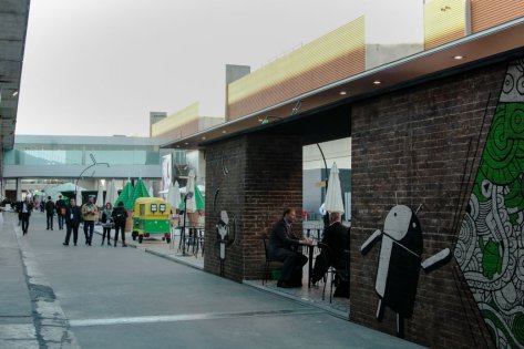 Фотоотчёт с MWC 2017: 5G, OPPO, Qualcomm, роботы и развлечения