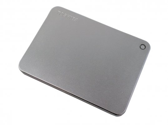 Со вкусом Apple: обзор жёсткого диска Toshiba Canvio Premium — Внешний вид. 2