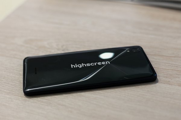 Обзор Highscreen Razar Pro — Внешний вид. 1
