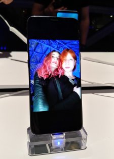 Samsung Galaxy S8 и S8+ представили в России