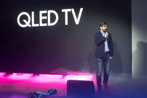 Samsung представила линейку QLED ТВ в России