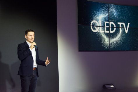 Samsung представила линейку QLED ТВ в России
