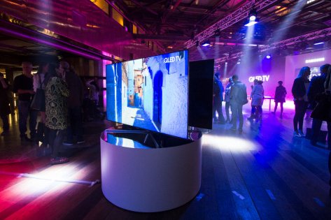 Samsung представила линейку QLED ТВ в России